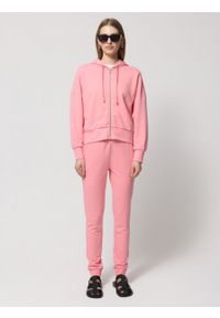 outhorn - Spodnie dresowe joggery damskie - różowe. Kolor: różowy. Materiał: dresówka. Wzór: gładki, ze splotem #4