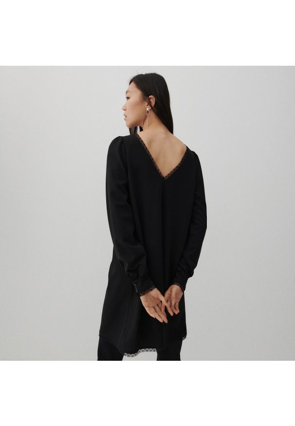 Reserved - Sukienka mini - Czarny. Kolor: czarny. Długość: mini