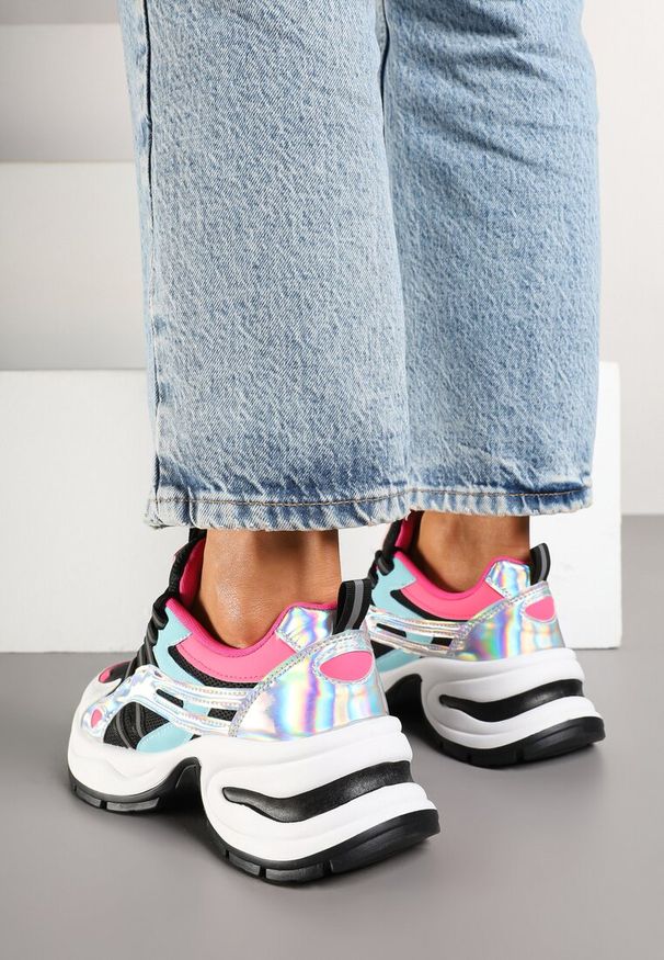 Renee - Czarno-Niebieskie Sneakersy na Platformie z Geometrycznym Motywem Nyramia. Okazja: na co dzień. Kolor: czarny. Materiał: jeans. Wzór: geometria. Obcas: na platformie