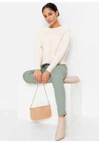 bonprix - Spodnie ze stretchem. Kolor: zielony #2