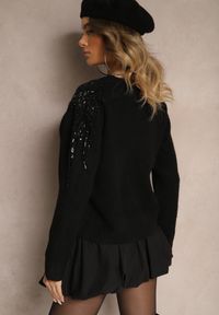 Renee - Czarny Sweter z Wełną Ozdobiony Cekinami Gebilae. Okazja: na co dzień. Kolor: czarny. Materiał: wełna. Długość rękawa: długi rękaw. Długość: długie. Wzór: aplikacja. Styl: elegancki, wizytowy, casual