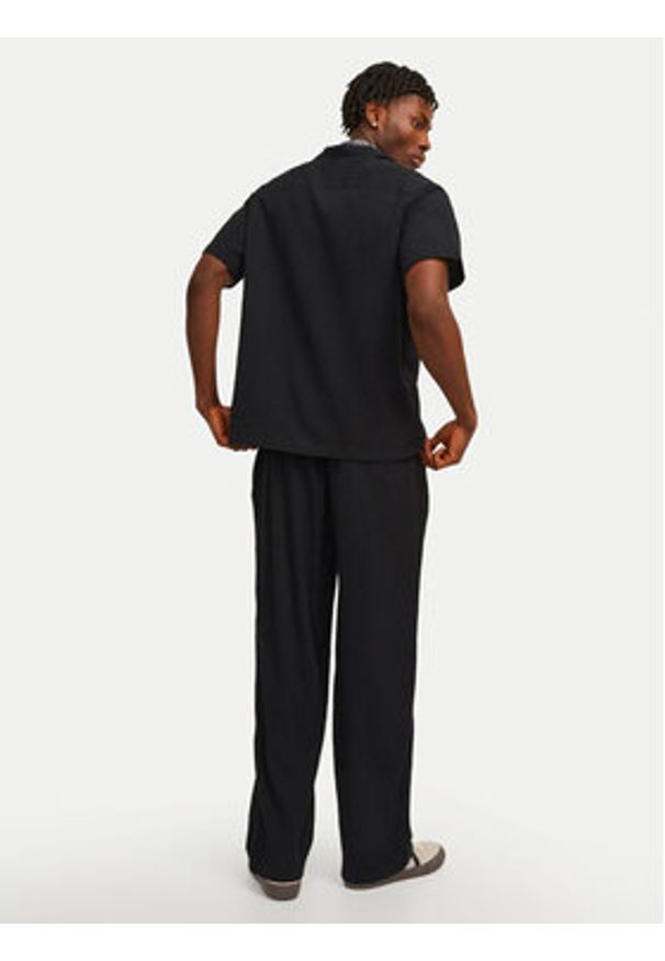 Jack & Jones Koszula Luke 12255781 Czarny Relaxed Fit. Kolor: czarny. Materiał: bawełna