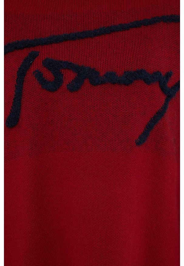 TOMMY HILFIGER - Tommy Hilfiger Sweter z domieszką wełny damski kolor czerwony ciepły z golfem. Typ kołnierza: golf. Kolor: czerwony. Materiał: wełna. Długość rękawa: długi rękaw. Długość: długie. Wzór: aplikacja