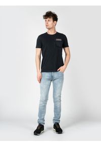 Iceberg T-Shirt "C-Neck" | F0296317 | Mężczyzna | Czarny. Okazja: na co dzień. Kolor: czarny. Materiał: bawełna. Wzór: aplikacja. Styl: klasyczny, casual, elegancki