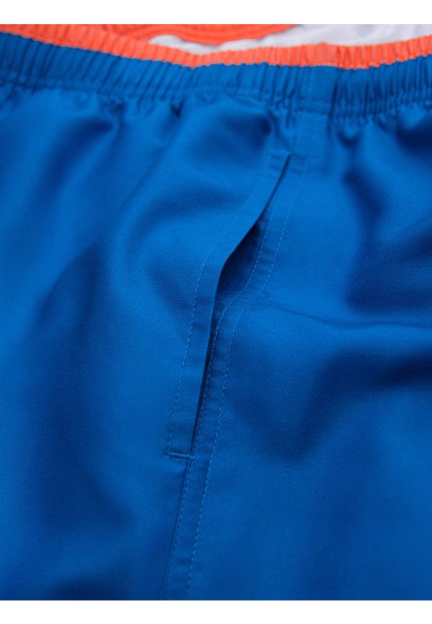 Ombre Clothing - Spodenki męskie kąpielówki z dwukolorowym ściągaczem – ciemnoniebieskie V5 OM-SRBS-0141 - M. Okazja: na plażę. Kolor: niebieski. Materiał: poliester, materiał. Wzór: haft, jednolity. Sezon: lato