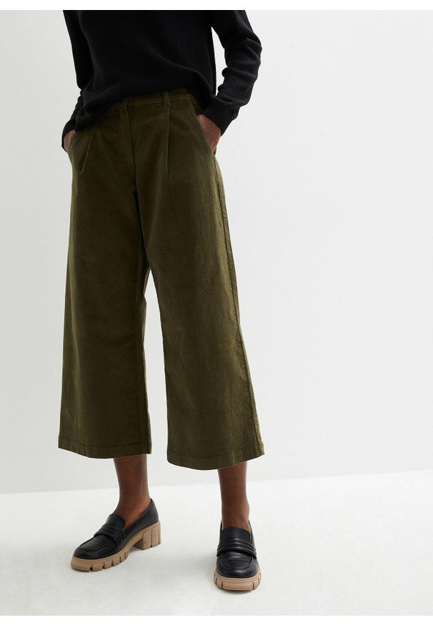 bonprix - Szerokie spodnie sztruksowe culotte high-waist z wygodnym paskiem, dł. 7/8. Stan: podwyższony. Kolor: zielony. Materiał: sztruks