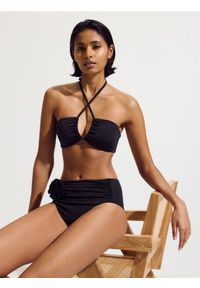 Reserved - Dół od bikini z różą - czarny. Kolor: czarny. Materiał: materiał. Wzór: gładki
