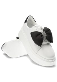 CheBello - Białe Sneakersy Chebello Modne Buty Damskie Z Kokardą. Kolor: biały. Materiał: skóra #5