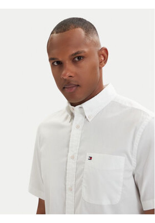TOMMY HILFIGER - Tommy Hilfiger Koszula MW0MW42285 Biały Regular Fit. Kolor: biały. Materiał: bawełna
