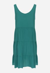 Renee - Ciemnozielona Sukienka z Bawełny o Rozkloszowanym Kroju Ozdobiona Falbankami Tessah. Okazja: na co dzień. Typ kołnierza: kołnierz z falbankami. Kolor: zielony. Materiał: bawełna. Wzór: aplikacja. Styl: casual, klasyczny, elegancki #4