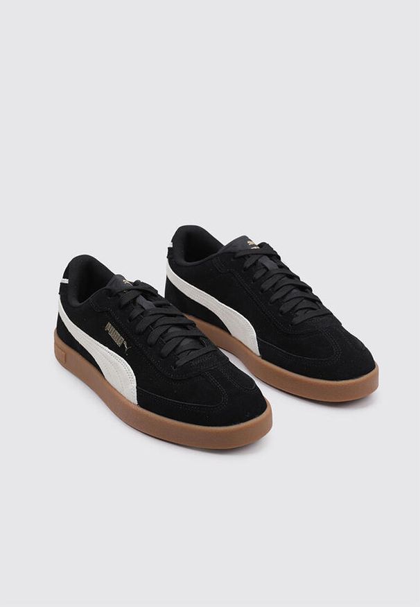 Buty do chodzenia męskie Puma 01 Club Ii Era. Kolor: wielokolorowy, beżowy, czarny. Materiał: zamsz. Szerokość cholewki: normalna. Sport: turystyka piesza