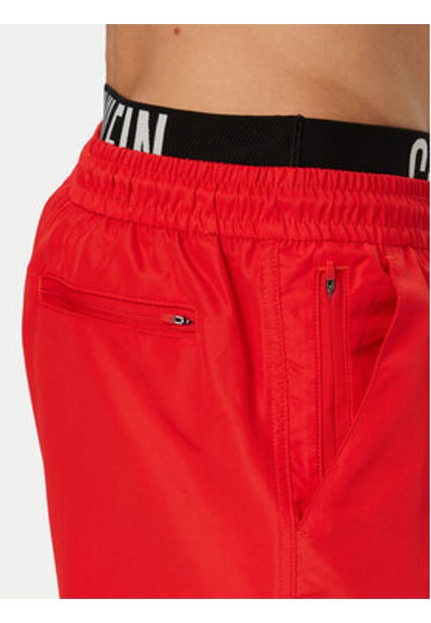 Calvin Klein Swimwear Szorty kąpielowe LV00N61015 Czerwony ciemny Regular Fit. Kolor: czerwony. Materiał: syntetyk