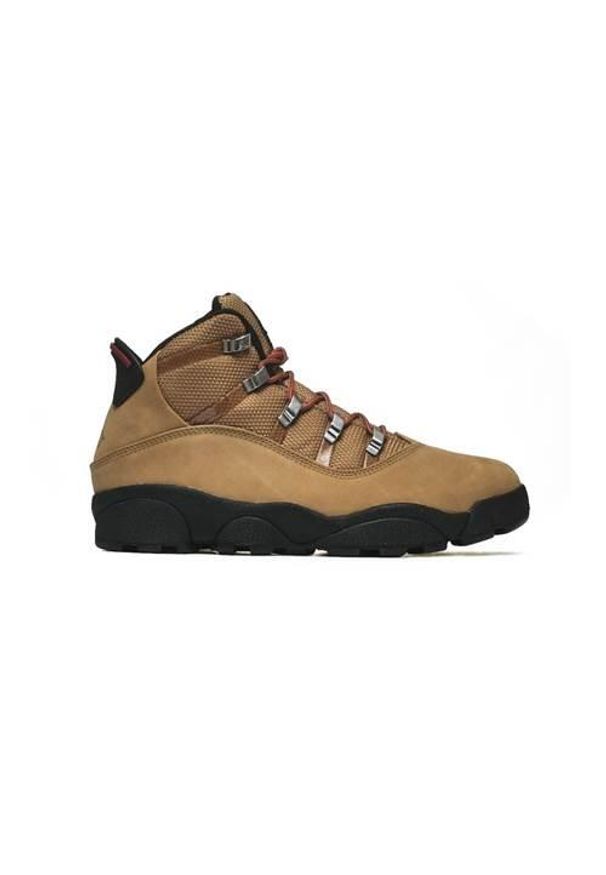 Buty do chodzenia męskie Nike Jordan Winterized 6 Rings. Zapięcie: sznurówki. Kolor: brązowy. Materiał: materiał, skóra, tkanina, syntetyk. Szerokość cholewki: normalna. Sport: turystyka piesza
