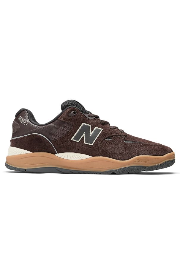Buty męskie New Balance Numeric NM1010BN – brązowe. Kolor: brązowy. Materiał: materiał, syntetyk, skóra, guma, dresówka. Szerokość cholewki: normalna. Sport: bieganie, skateboard, fitness