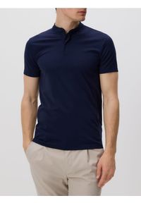 Reserved - Koszula polo slim fit - granatowy. Typ kołnierza: polo. Kolor: niebieski. Materiał: dzianina, wiskoza