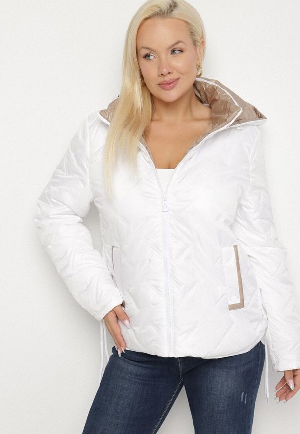 Born2be - Biała Pikowana Kurtka z Odpinanym Kapturem Falenea. Okazja: na co dzień. Kolor: biały. Materiał: jeans. Styl: casual