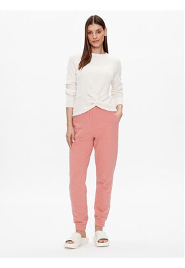 Mustang Sweter Carla 1013602 Écru Regular Fit. Materiał: syntetyk