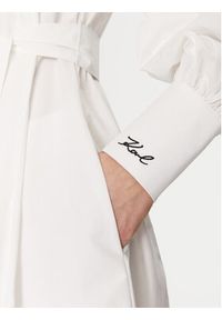 Karl Lagerfeld - KARL LAGERFELD Sukienka koszulowa A1W13018 Biały Regular Fit. Typ kołnierza: dekolt w karo. Kolor: biały. Materiał: bawełna. Typ sukienki: koszulowe