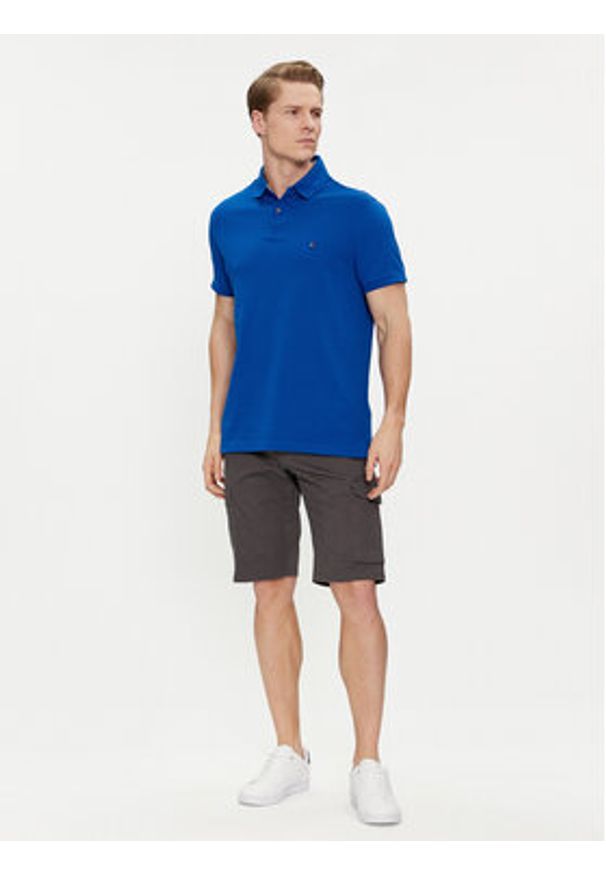 TOMMY HILFIGER - Tommy Hilfiger Polo 1985 MW0MW17770 Niebieski Regular Fit. Typ kołnierza: polo. Kolor: niebieski. Materiał: bawełna