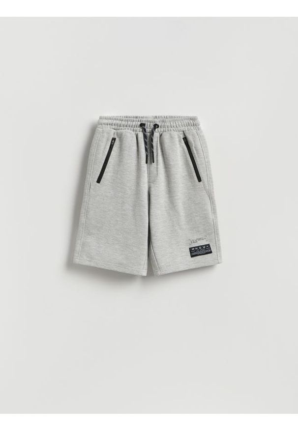 Reserved - Szorty bermudy - jasnoszary. Kolor: szary. Materiał: dzianina, bawełna
