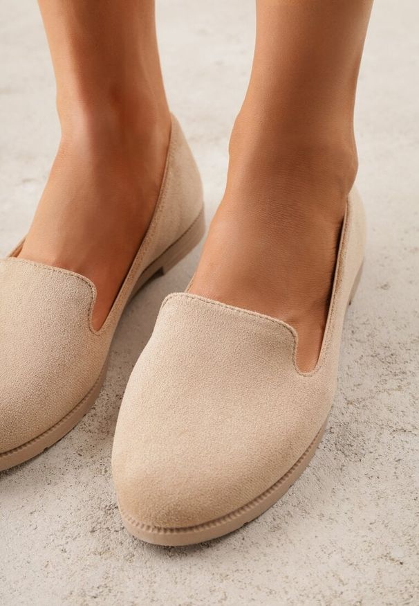 Renee - Ciemnobeżowe Balerinki Typu Mokasyny Ravinda. Kolor: beżowy. Styl: elegancki