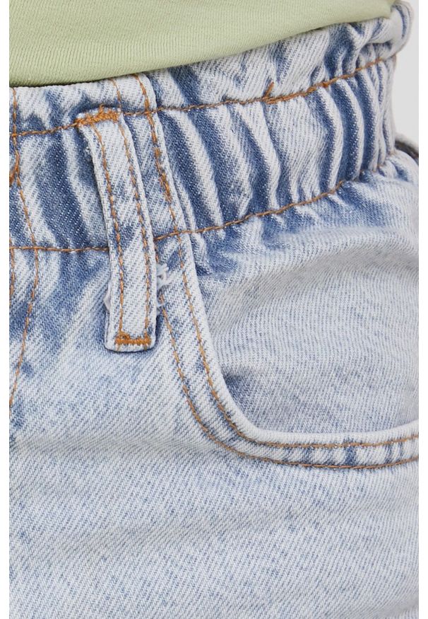 Answear Lab szorty jeansowe damskie gładkie high waist. Okazja: na co dzień. Stan: podwyższony. Kolor: niebieski. Materiał: jeans. Wzór: gładki. Styl: wakacyjny