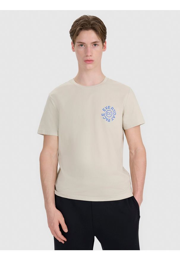 4f - 4F T-shirt regular z nadrukiem męski - beżowy XXL. Okazja: na co dzień. Kolor: beżowy. Materiał: dzianina, bawełna, jersey. Długość rękawa: krótki rękaw. Długość: krótkie. Wzór: nadruk. Styl: klasyczny, sportowy, casual