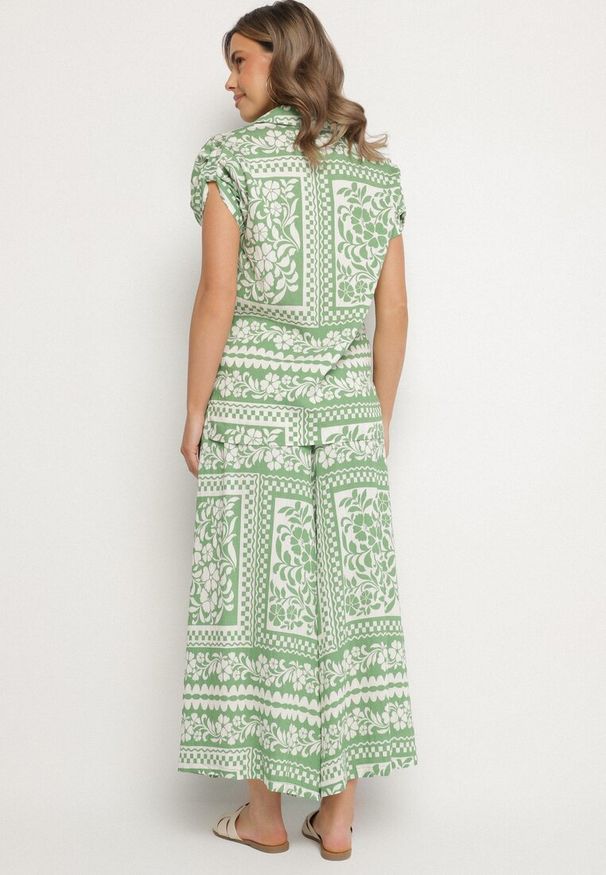 Born2be - Jasnozielony Komplet z Wiskozą z Kwiatowym Motywem Koszula i Spodnie Sonaniella. Kolor: zielony. Materiał: wiskoza. Wzór: kwiaty