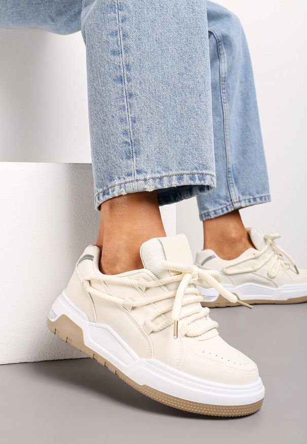 Renee - Beżowe Sneakersy z Szerokimi Ozdobnymi Sznurówkami Naale. Nosek buta: okrągły. Zapięcie: sznurówki. Kolor: beżowy. Materiał: materiał. Obcas: na obcasie. Wysokość obcasa: niski