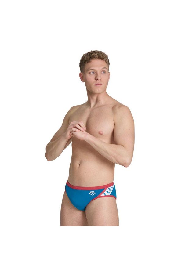 Kąpielówki męskie slipy kąpielowe treningowe na basen Arena Icons Brief. Kolor: czerwony, niebieski, wielokolorowy, biały