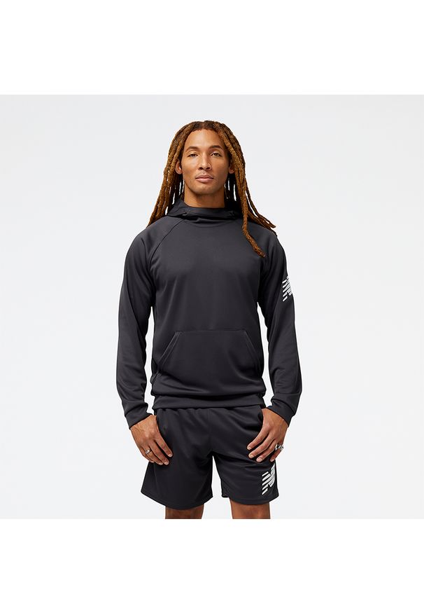 Bluza męska New Balance MT31126PHM – czarna. Typ kołnierza: kaptur. Kolor: czarny. Materiał: materiał, poliester, prążkowany. Sport: piłka nożna, fitness