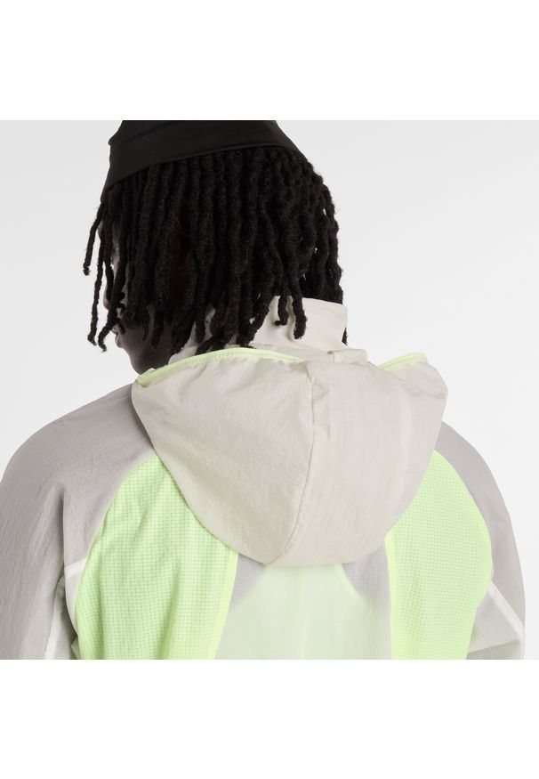 Kurtka męska New Balance MJ61U1I9AFG – biała. Kolor: biały. Materiał: nylon, materiał. Styl: sportowy