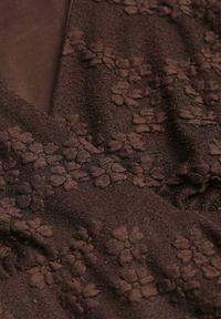 Born2be - Brązowe Kopertowe Body z Długim Rękawem Zdobione Wzorem w Kwiaty Zennesa. Okazja: na co dzień. Typ kołnierza: dekolt w serek. Kolor: brązowy. Materiał: jeans. Długość rękawa: długi rękaw. Długość: długie. Wzór: kwiaty, aplikacja. Styl: casual, elegancki #3