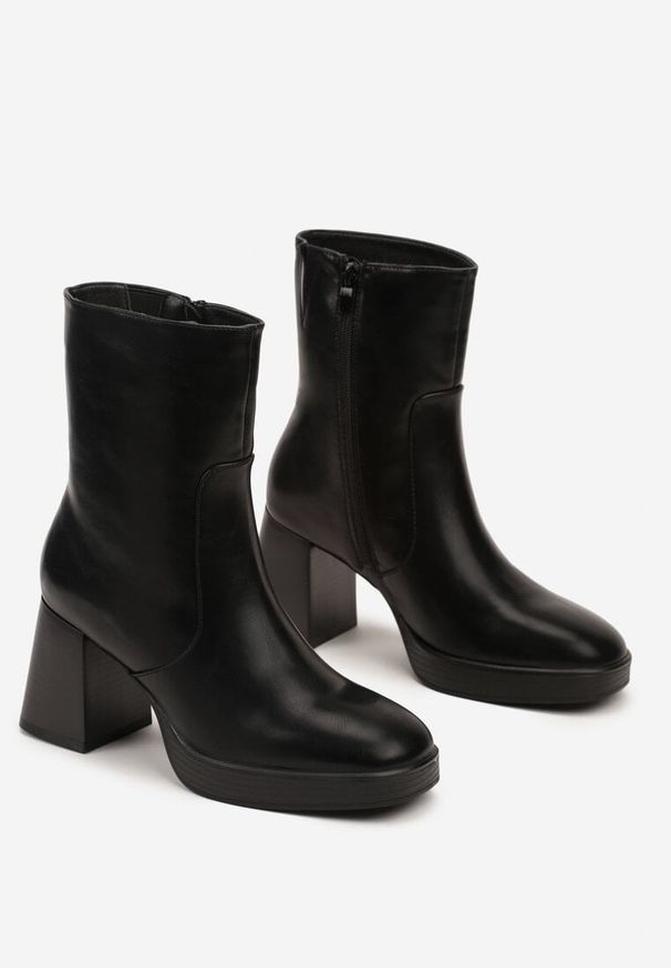 Born2be - Czarne Klasyczne Botki na Obcasie z Lekkim Ociepleniem Verikaeni. Okazja: na spotkanie biznesowe, do pracy. Kolor: czarny. Materiał: jeans. Obcas: na obcasie. Styl: klasyczny. Wysokość obcasa: średni
