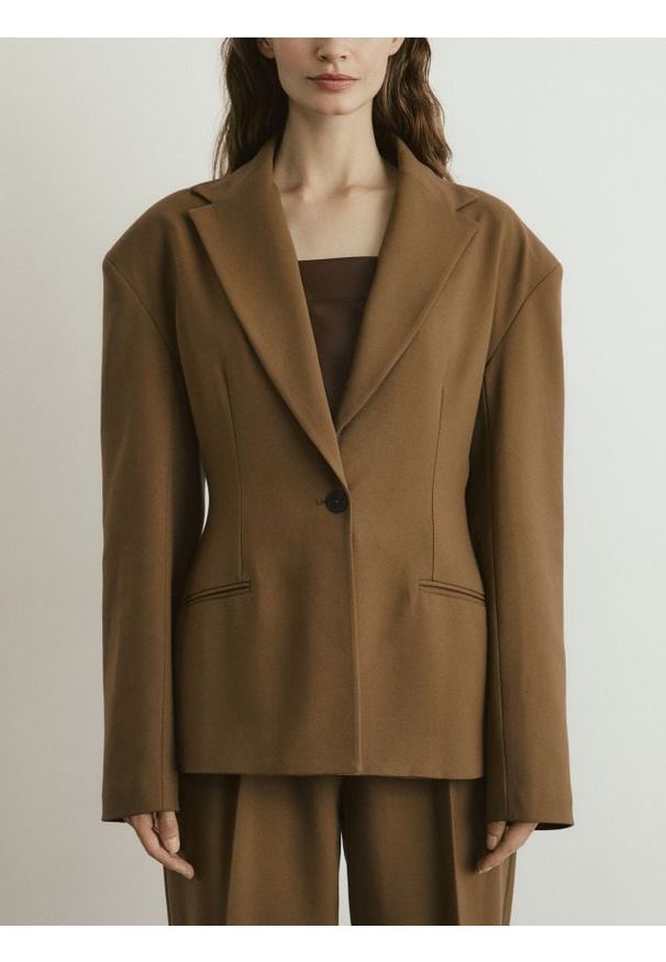 Reserved - Taliowana marynarka z wiskozą - warm olive. Materiał: wiskoza