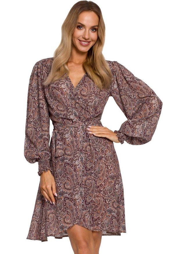 MOE - Kopertowa sukienka mini wiązana w pasie wzór paisley BOHO. Materiał: materiał. Wzór: paisley. Typ sukienki: kopertowe. Styl: boho. Długość: mini