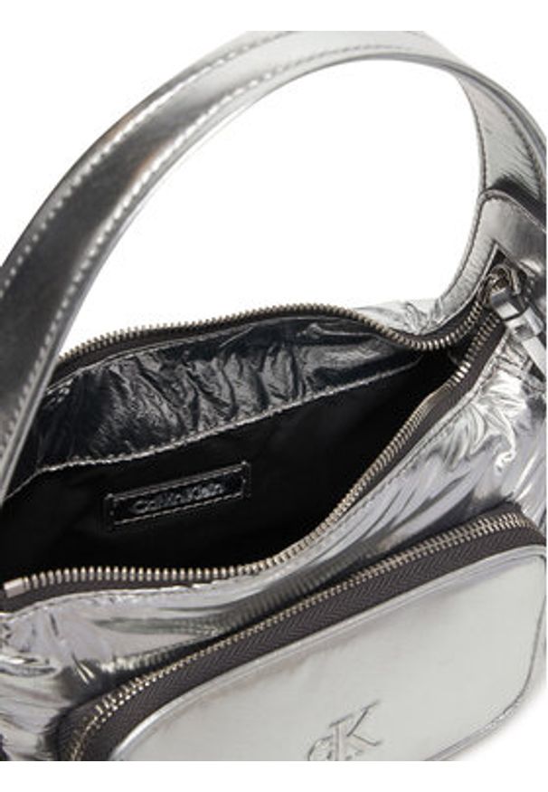 Calvin Klein Torebka Pocket Silver Nylon Small Bag LV04F3443G Srebrny. Kolor: srebrny. Materiał: skórzane