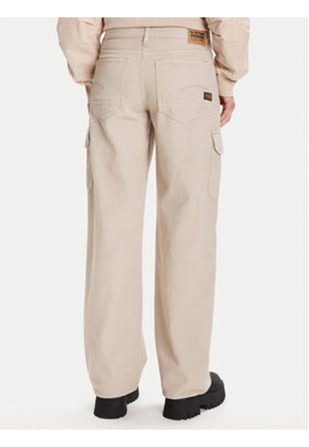 G-Star RAW - G-Star Raw Spodnie materiałowe Judee D24673-E078 Beżowy Relaxed Fit. Kolor: beżowy. Materiał: bawełna