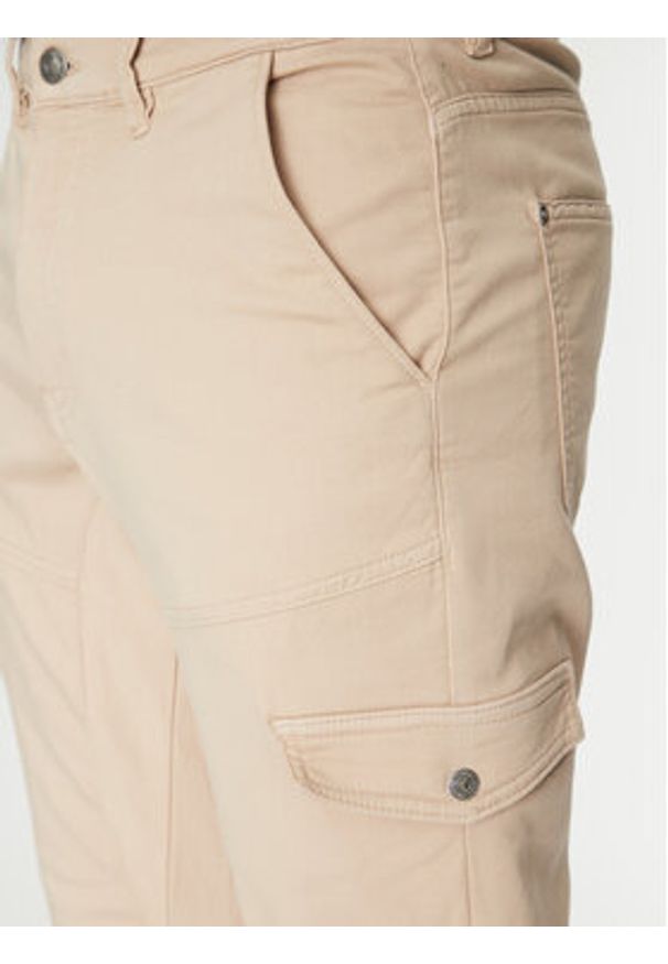 Guess Spodnie materiałowe M5RB54 WGXY1 Beżowy Slim Fit. Kolor: beżowy. Materiał: bawełna