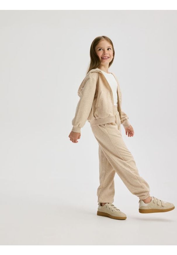 Reserved - Bluza z kapturem - beżowy. Typ kołnierza: kaptur. Kolor: beżowy. Materiał: bawełna, dzianina