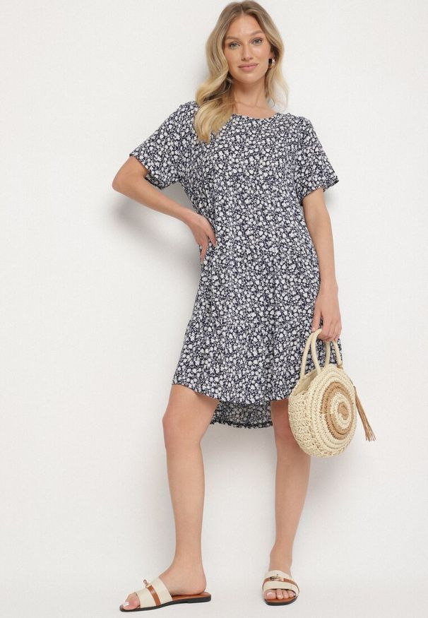 Born2be - Niebieska Sukienka z Bawełną w Kwiatowy Wzór Lunasenia. Okazja: na co dzień. Kolor: niebieski. Materiał: bawełna. Wzór: kwiaty. Styl: elegancki, casual