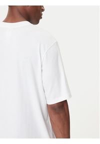 Adidas - adidas T-Shirt Leo JV7570 Biały Oversize. Kolor: biały. Materiał: bawełna #4