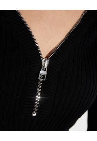 Alexander McQueen - ALEXANDER MCQUEEN - Czarny sweter z suwakiem. Kolor: czarny. Materiał: wełna. Długość rękawa: długi rękaw. Długość: długie