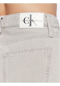 Calvin Klein Jeans Szorty jeansowe J20J220643 Szary Mom Fit. Kolor: szary. Materiał: bawełna