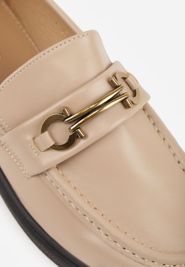 Born2be - Beżowe Płaskie Mokasyny z Metalową Klamrą Evelithia. Okazja: na spotkanie biznesowe, na co dzień. Zapięcie: klamry. Kolor: beżowy. Materiał: jeans. Styl: elegancki, biznesowy, klasyczny, casual