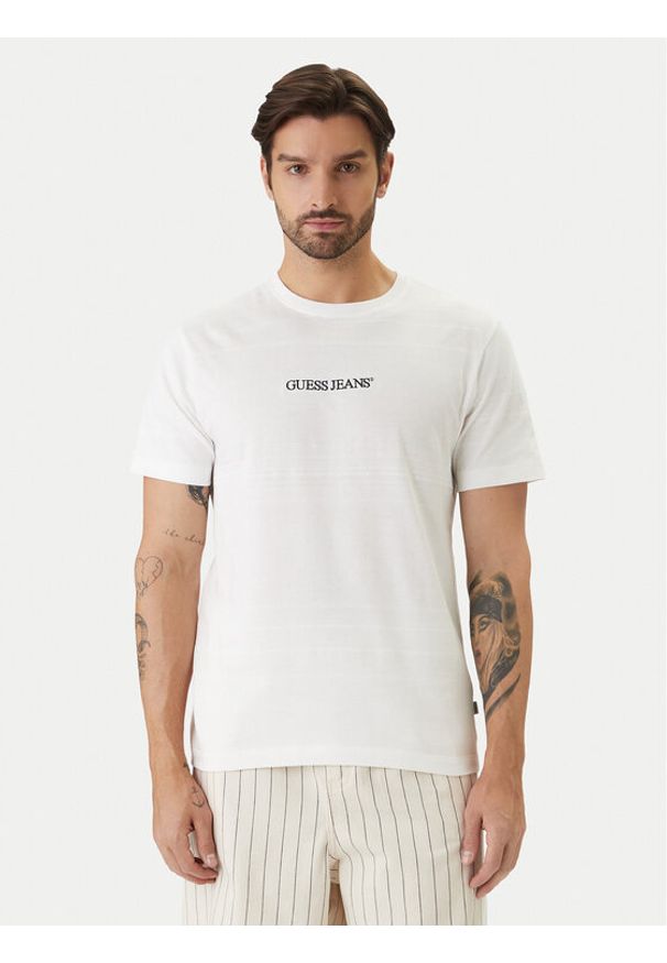 Guess Jeans T-Shirt M6GIZ3 KE942 Écru Regular Fit. Materiał: bawełna