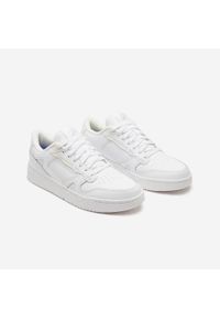 Decathlon - Buty sportowe męskie CJ80. Kolor: biały, wielokolorowy, szary. Materiał: guma, kauczuk, skóra. Szerokość cholewki: normalna