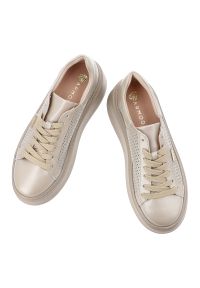 Sneakersy damskie Armodo, cholewka ze skóry naturalnej perforowana forma zapewniająca lekkość klasyczne sznurowanie stabilna podeszwa, beżowe, DS-777. Zapięcie: sznurówki. Kolor: beżowy. Materiał: skóra. Szerokość cholewki: normalna. Wzór: ażurowy. Obcas: na platformie. Styl: klasyczny #8