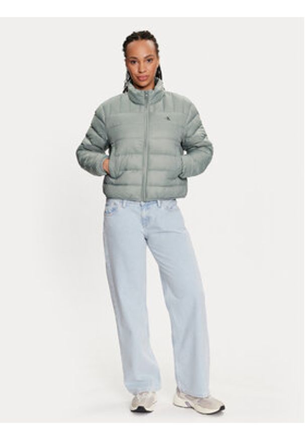 Calvin Klein Jeans Kurtka puchowa J20J222585 Szary Regular Fit. Kolor: szary. Materiał: syntetyk
