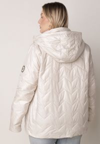 Born2be - Jasnoszara Pikowana Kurtka Przejściowa o Prostym Kroju z Kapturem Vimoris. Okazja: na spacer, na co dzień. Typ kołnierza: kaptur. Kolekcja: plus size. Kolor: szary. Materiał: poliester, jeans. Styl: casual, elegancki #6